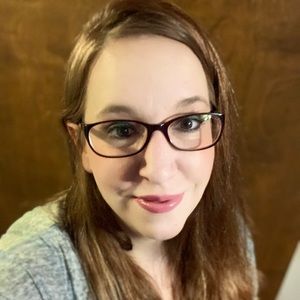 Meet your Posher, Loretta